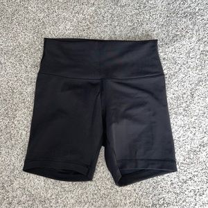NWOT luluLemon Align 6” High-Rise Shorts